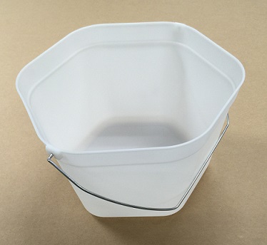 Item No 1218  Pail 4 Quart, Hex 6 sides Pail, White, wire handle, 100 pack