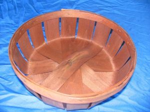 Item No 1431 Eight inch Diameter Wooden Fruit Basket, Case Quantity: 50