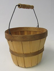 Item No 470  1/4 Peck Basket, Natural Wood, Handle, 50 pack