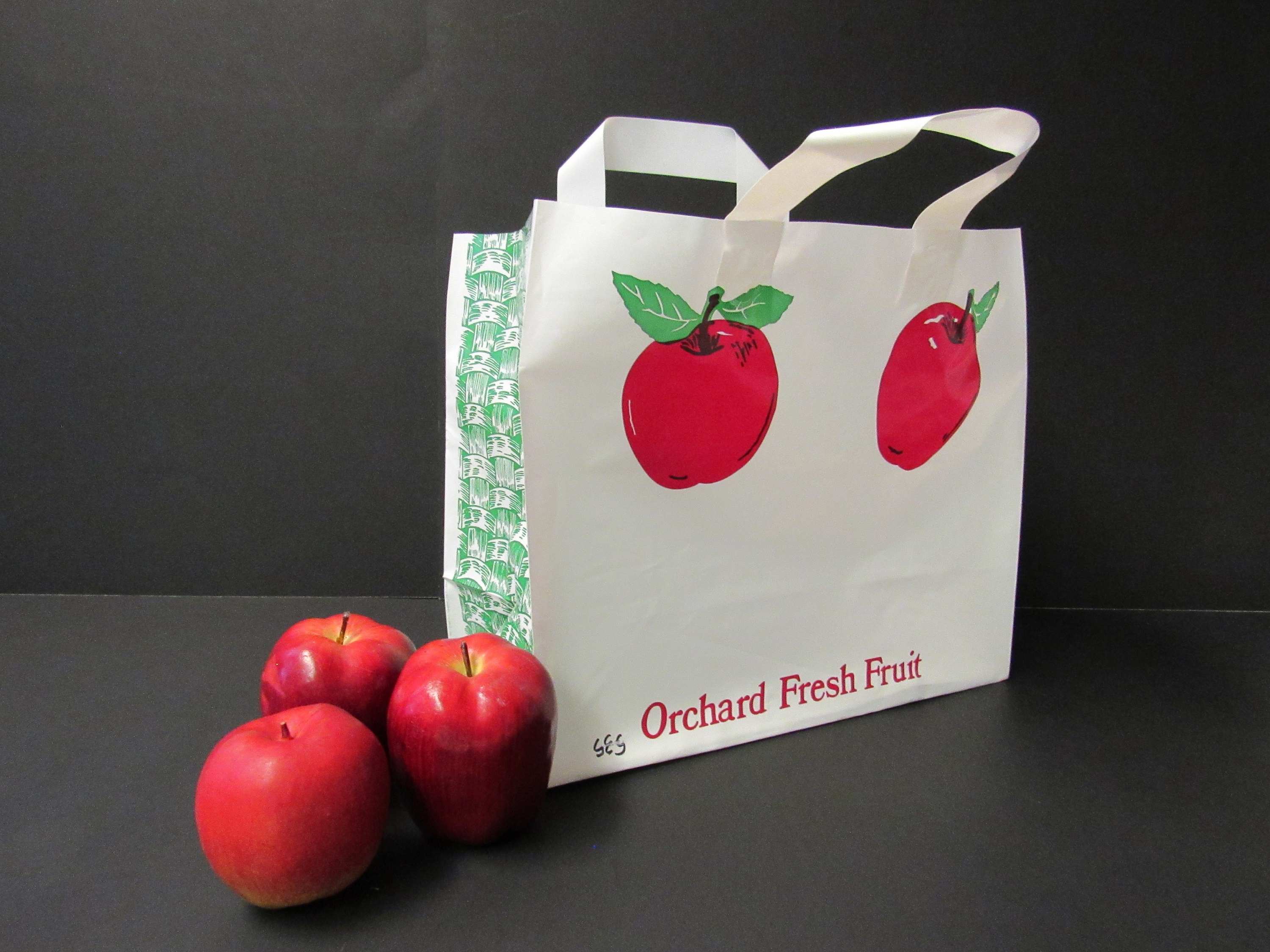Item No 535 1/2 Bushel Plastic Apple Tote Bag, 250 pack 13 x 5 1/2 x 12