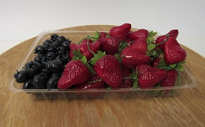 Item No 967  Plastic Rectangle Tray, 8 1/8" x 5 3/4" x 1 1/4", 1,000 pack